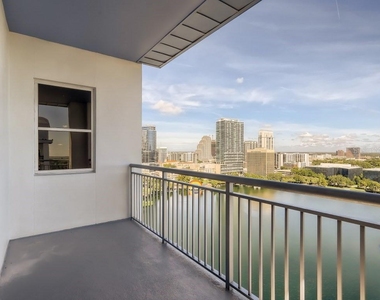 415 E Pine Street - Photo Thumbnail 36