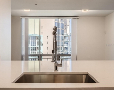 415 E Pine Street - Photo Thumbnail 13