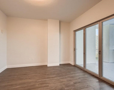 415 E Pine Street - Photo Thumbnail 24
