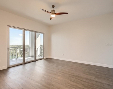 415 E Pine Street - Photo Thumbnail 16