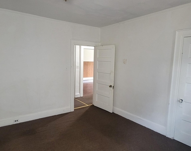 805 Monroe Avenue - Photo Thumbnail 5