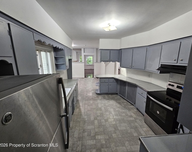 805 Monroe Avenue - Photo Thumbnail 9
