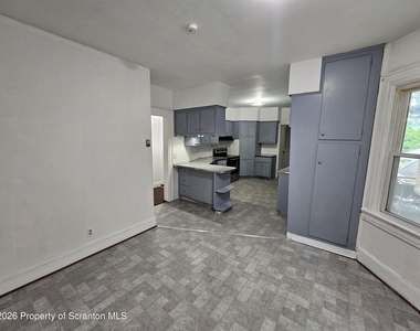 805 Monroe Avenue - Photo Thumbnail 10