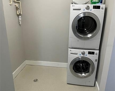 150 E Robinson Street - Photo Thumbnail 26