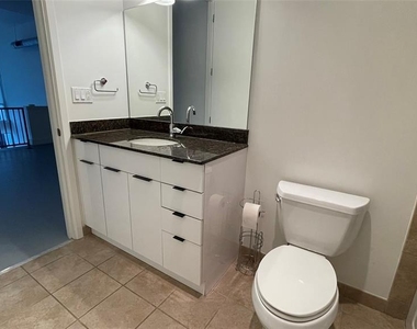 150 E Robinson Street - Photo Thumbnail 36