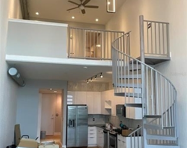 150 E Robinson Street - Photo Thumbnail 18