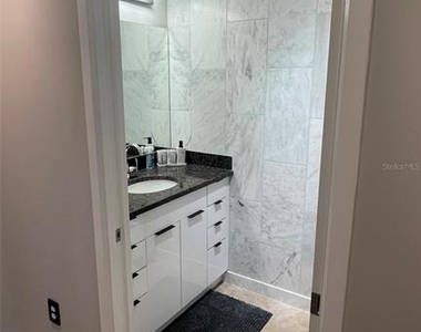 150 E Robinson Street - Photo Thumbnail 34