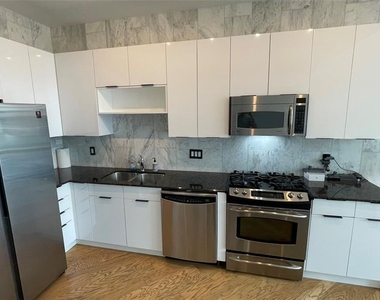 150 E Robinson Street - Photo Thumbnail 10