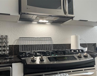 150 E Robinson Street - Photo Thumbnail 11