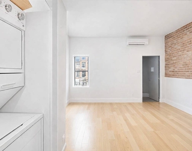 123 Mulberry Street - Photo Thumbnail 1
