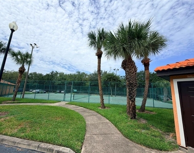 5475 Vineland Road - Photo Thumbnail 12