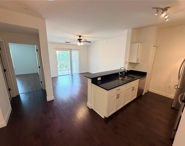 5475 Vineland Road - Photo Thumbnail 1