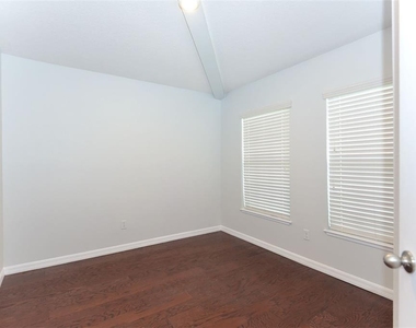 3736 Briar Run Drive - Photo Thumbnail 8