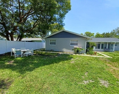 1942 Conifer Court - Photo Thumbnail 2