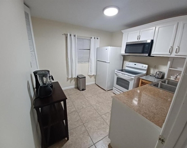 1942 Conifer Court - Photo Thumbnail 9