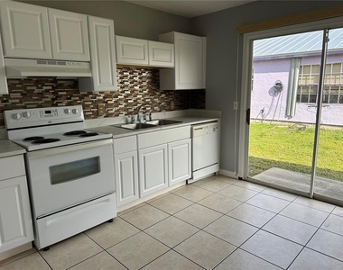 425 Ricold Terrace - Photo Thumbnail 2