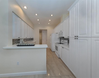 5531 46th Court W - Photo Thumbnail 15