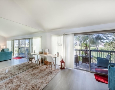 722 White Pine Tree Road - Photo Thumbnail 5