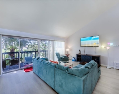722 White Pine Tree Road - Photo Thumbnail 3