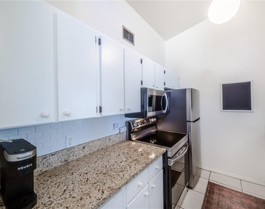 722 White Pine Tree Road - Photo Thumbnail 8