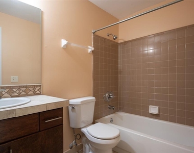 3409 Nw 52nd Terrace - Photo Thumbnail 11