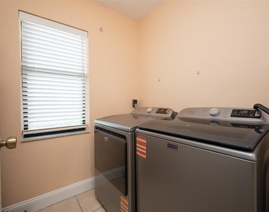 3409 Nw 52nd Terrace - Photo Thumbnail 3