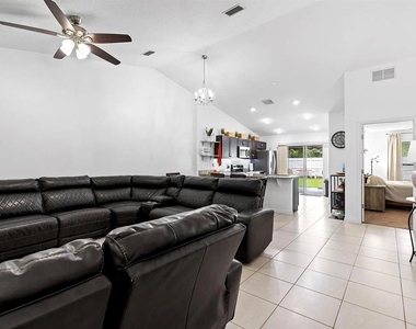84 Buttonworth Drive - Photo Thumbnail 6