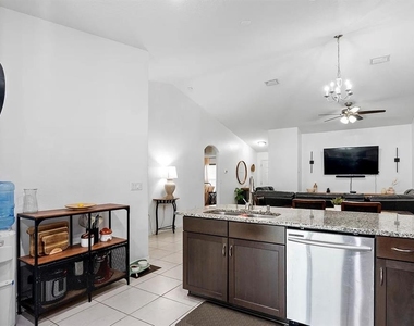 84 Buttonworth Drive - Photo Thumbnail 5