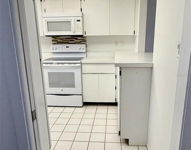 731 Manatee Avenue - Photo Thumbnail 9