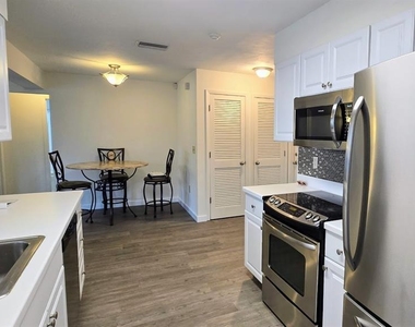 3801 Kingston Boulevard - Photo Thumbnail 6