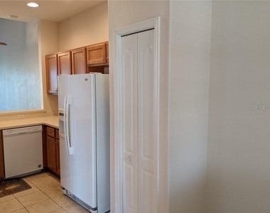 803 Fairwaycove Lane - Photo Thumbnail 9