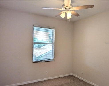 803 Fairwaycove Lane - Photo Thumbnail 18