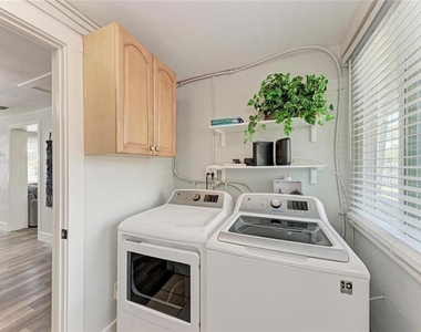 339 Suwanee Avenue - Photo Thumbnail 15