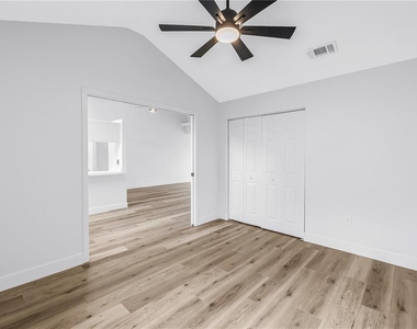 8350 Wingate Drive - Photo Thumbnail 24
