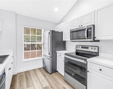 8350 Wingate Drive - Photo Thumbnail 19