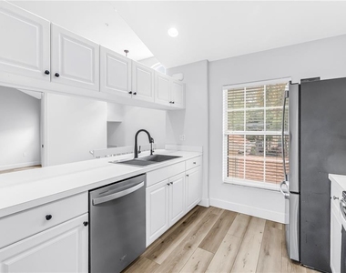 8350 Wingate Drive - Photo Thumbnail 20