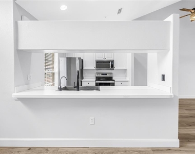 8350 Wingate Drive - Photo Thumbnail 4