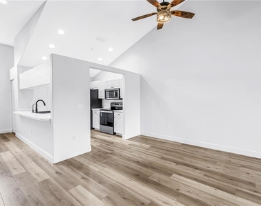 8350 Wingate Drive - Photo Thumbnail 17