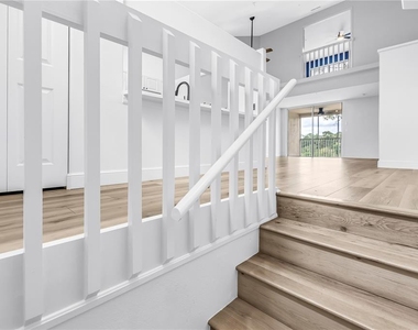 8350 Wingate Drive - Photo Thumbnail 3