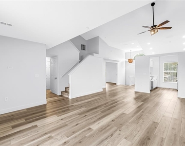 8350 Wingate Drive - Photo Thumbnail 15