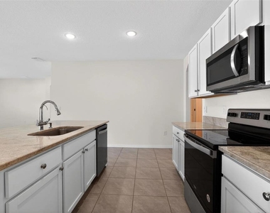 34211 Jasper Stone Drive - Photo Thumbnail 9