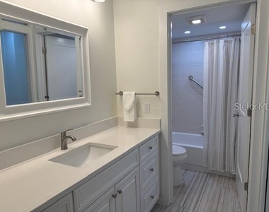6120 Country Club Way - Photo Thumbnail 14