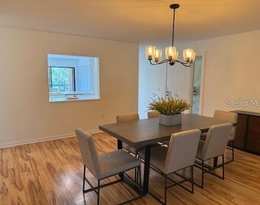6120 Country Club Way - Photo Thumbnail 5