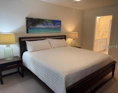 6120 Country Club Way - Photo Thumbnail 12