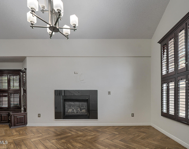 12272 Tierra Pez Way - Photo Thumbnail 11