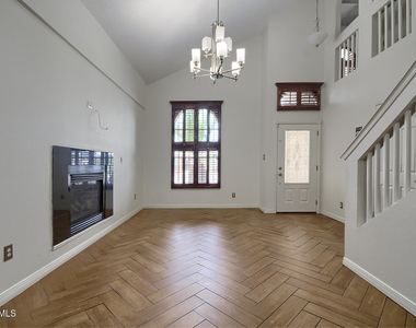 12272 Tierra Pez Way - Photo Thumbnail 10