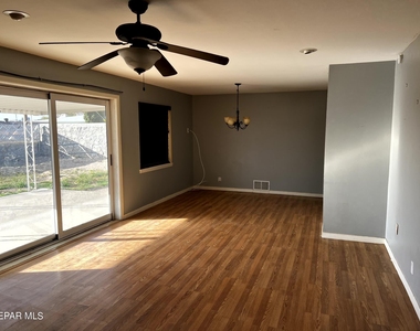 112 De Leon Drive - Photo Thumbnail 3