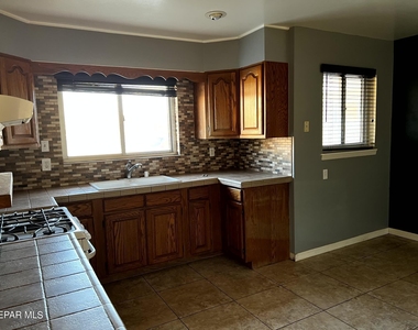 112 De Leon Drive - Photo Thumbnail 6