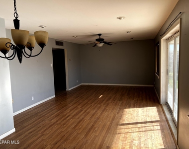 112 De Leon Drive - Photo Thumbnail 4