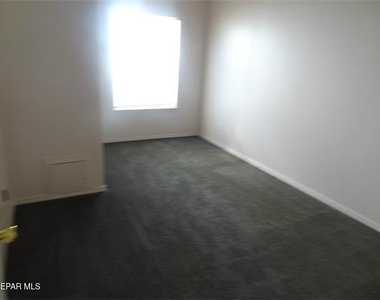 7481 Umbria Drive - Photo Thumbnail 7
